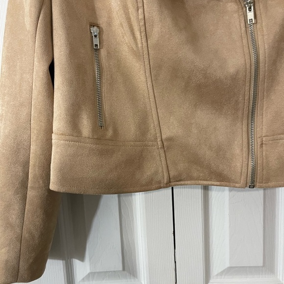BB Dakota Tan Faux Suede Large Size Moto Jacket with Two Zippered Pockets - Picture 4 of 8